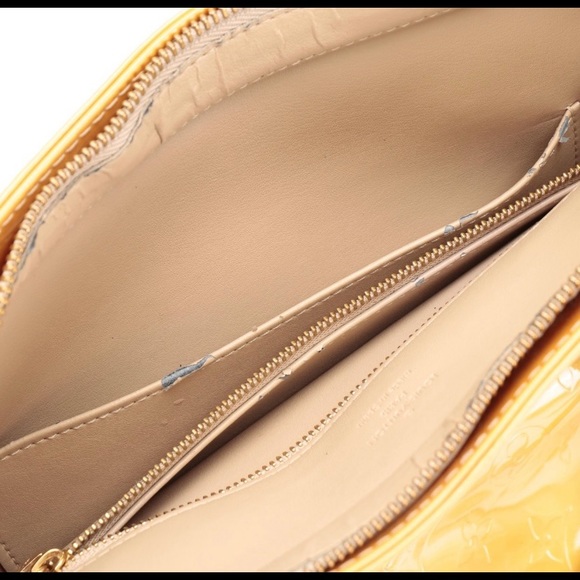 Authentic Louis Vuitton Houston Tote Bag in Monogram Vernis and Vachetta Leather - Picture 8 of 16